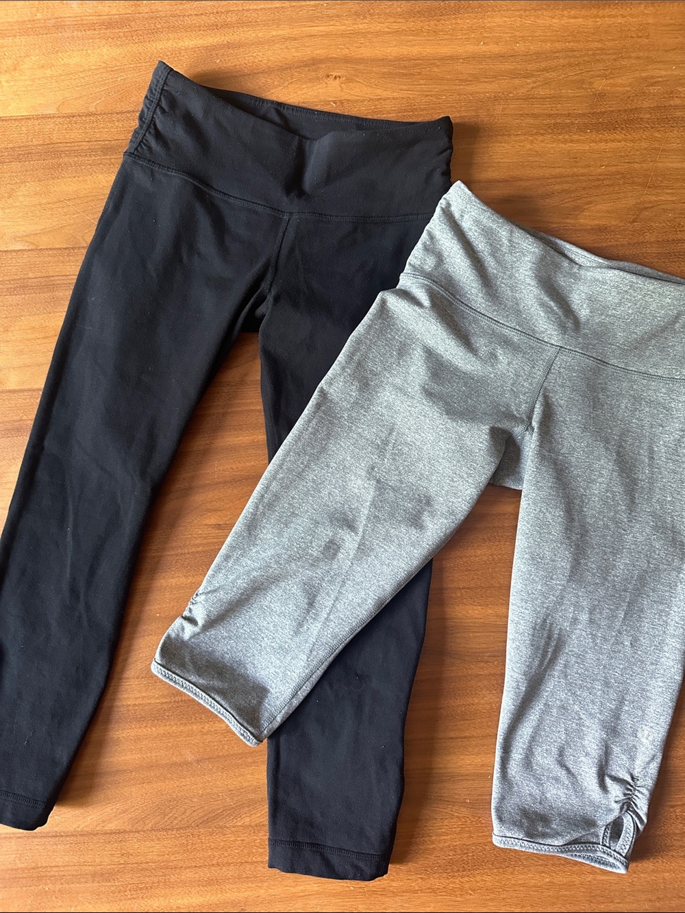 2 Pairs Lululemon Capris Leggings Black and Grey Low Rise Size 4